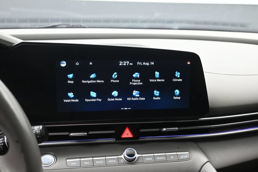Used 2025 Hyundai Elantra SEL FWD image 13