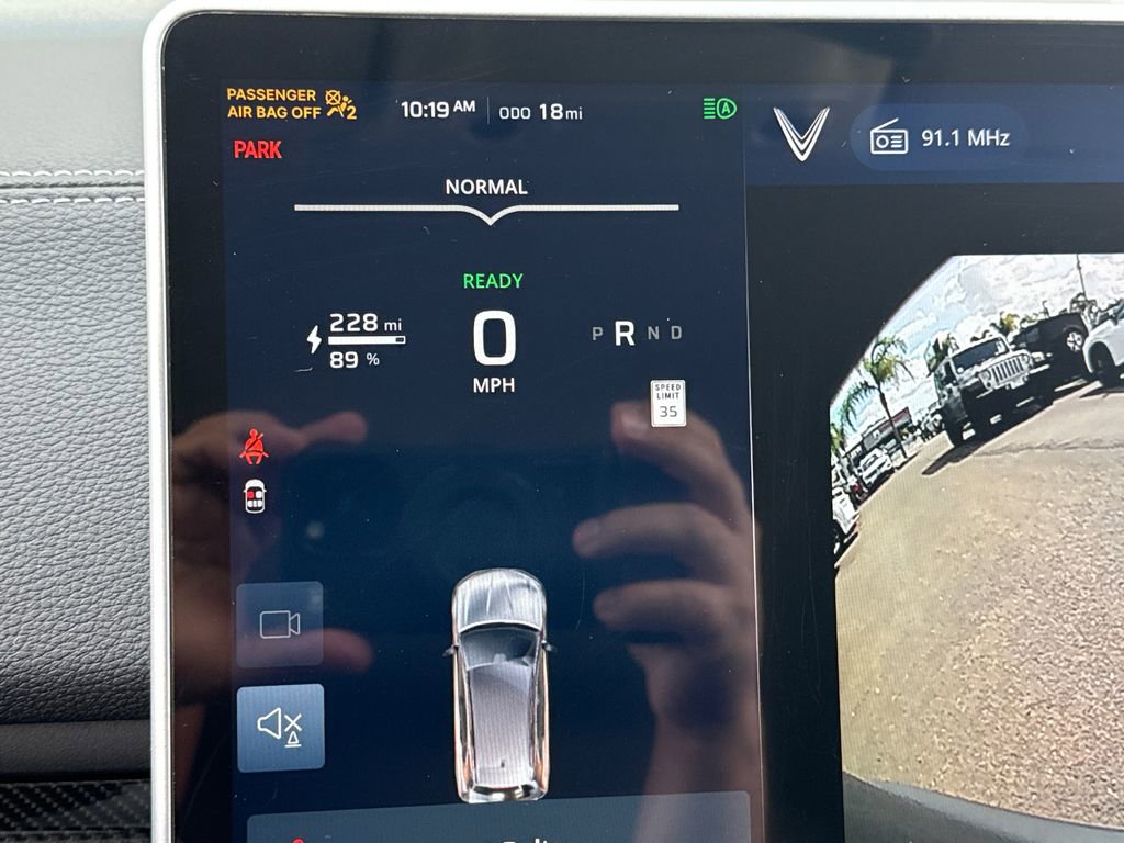 New 2025 VinFast VF 8 Eco AWD/4WD image 32