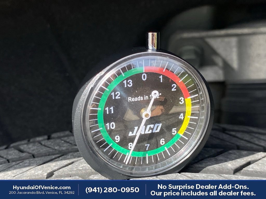 Certified 2023 Hyundai Santa Cruz SEL FWD image 6