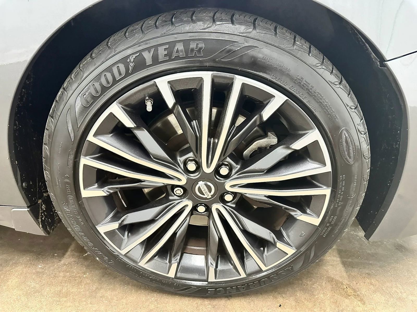 Used 2017 Nissan Maxima 3.5 SV w/ Dynamic Package FWD image 18