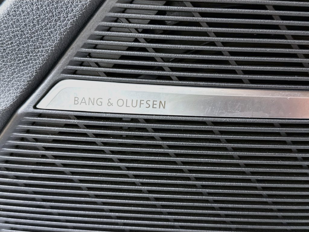 Used 2019 Audi Q8 Premium Plus w/ Premium Plus AWD/4WD image 20