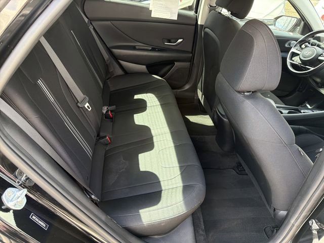 Used 2021 Hyundai Elantra SEL w/ Convenience Package image 16