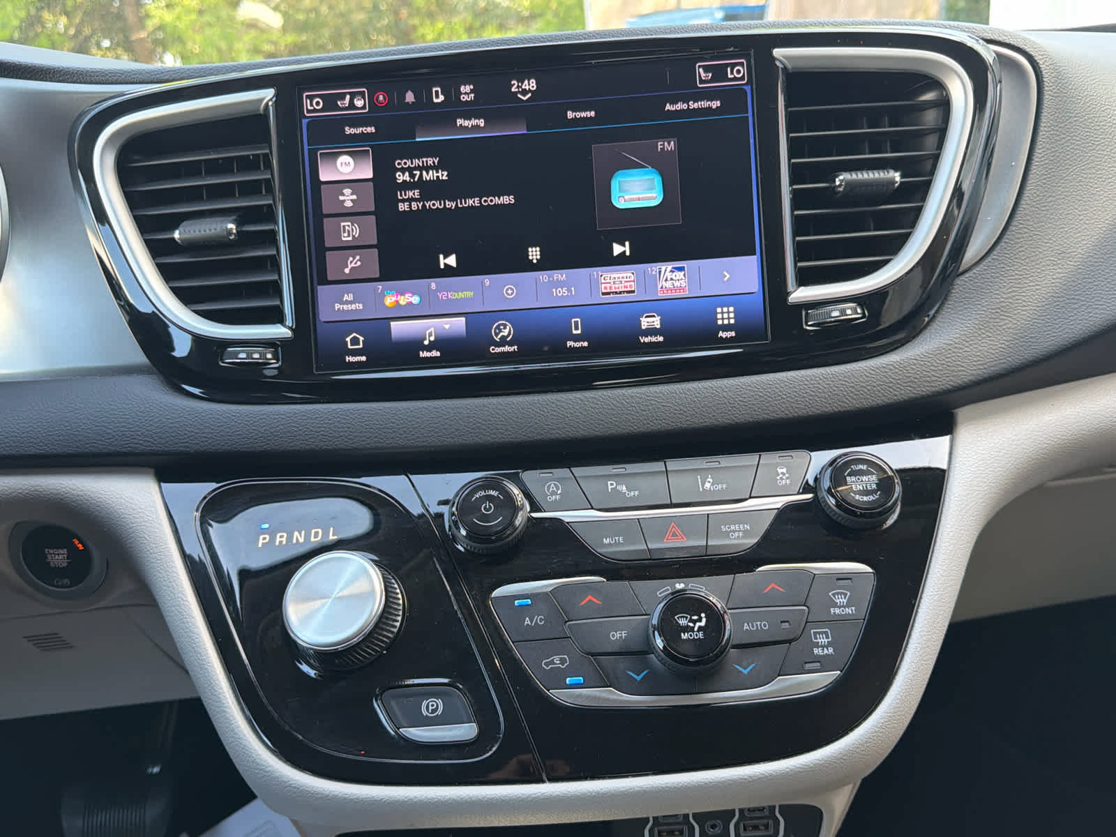Used 2024 Chrysler Pacifica Touring-L FWD image 28