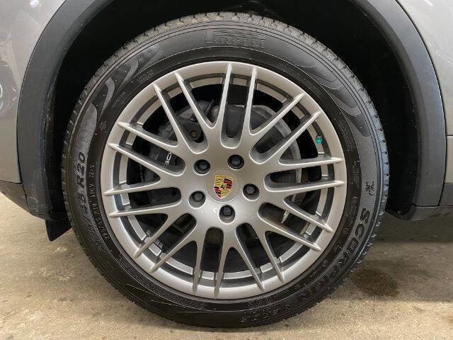 Used 2014 Porsche Cayenne AWD/4WD image 31