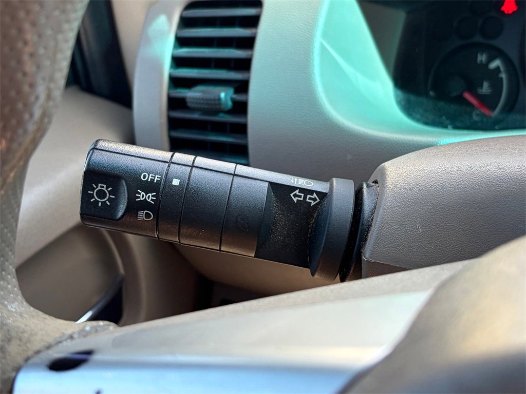 Used 2013 Nissan Frontier SV image 15