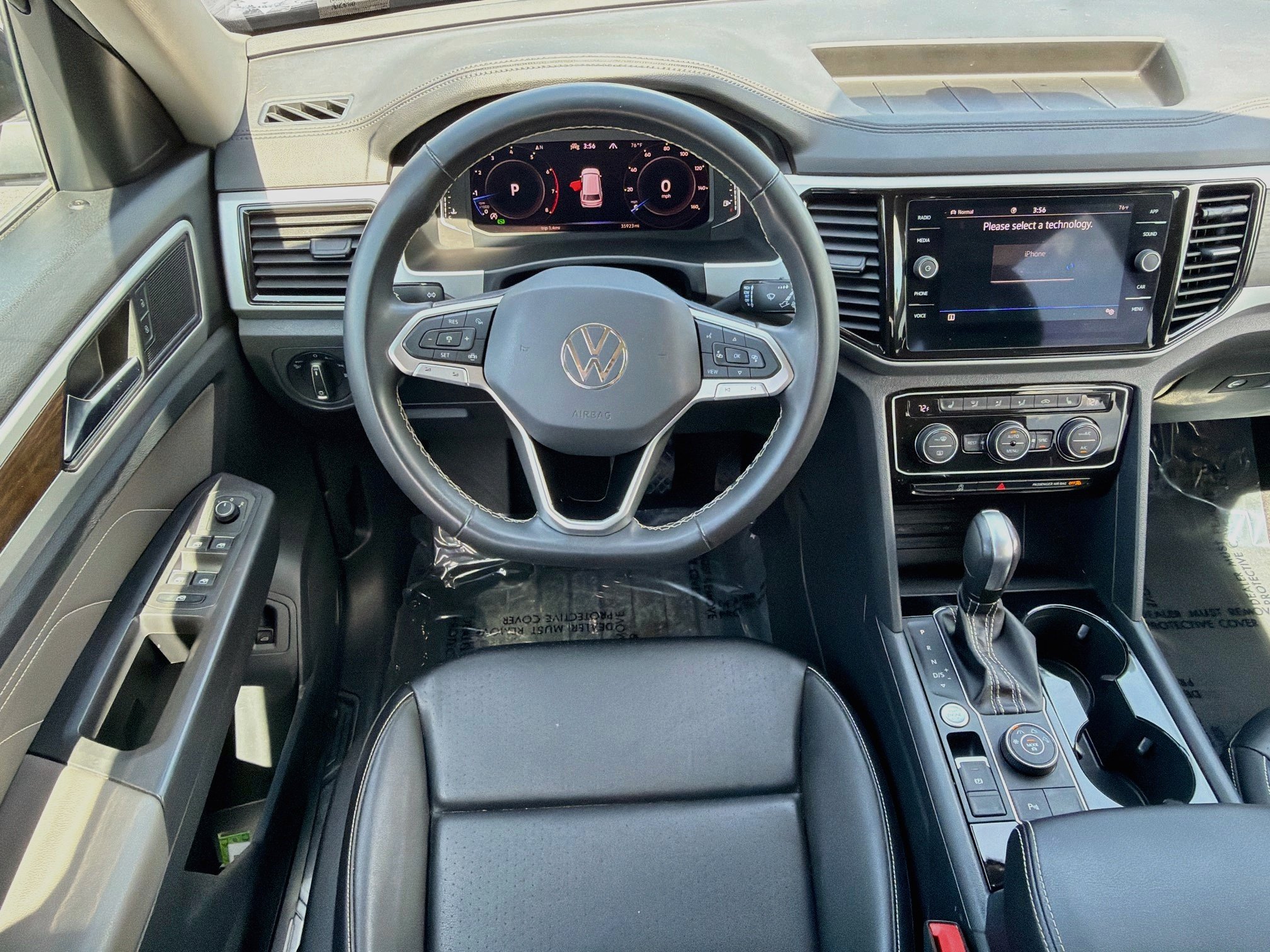 Used 2023 Volkswagen Atlas SE AWD/4WD image 16