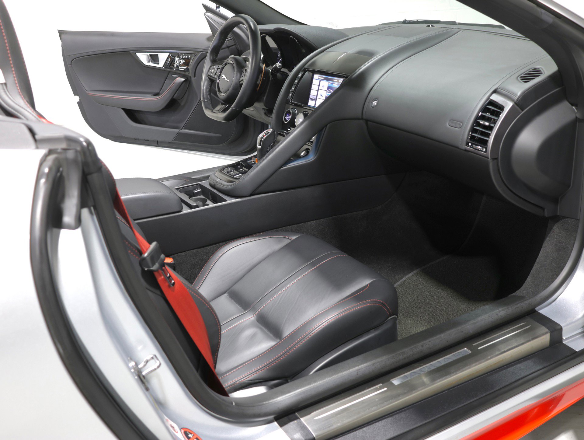 Used 2014 Jaguar F-TYPE S image 10