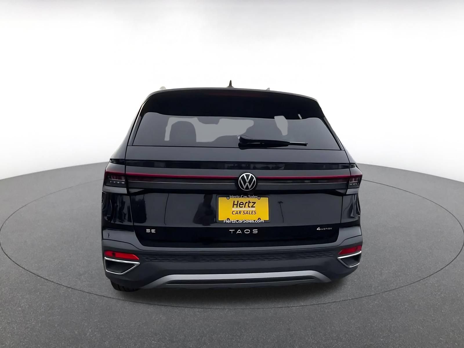 Used 2026 Volkswagen Taos SE AWD/4WD image 10