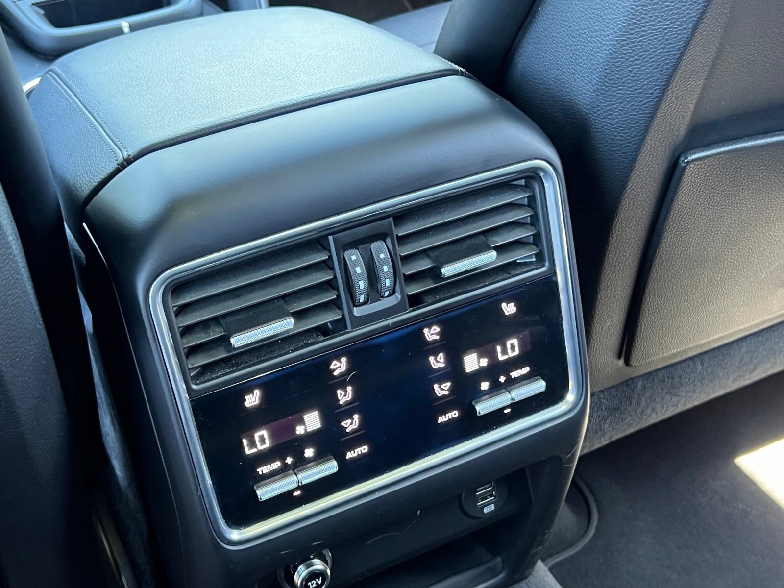 Certified 2019 Porsche Cayenne AWD/4WD image 17