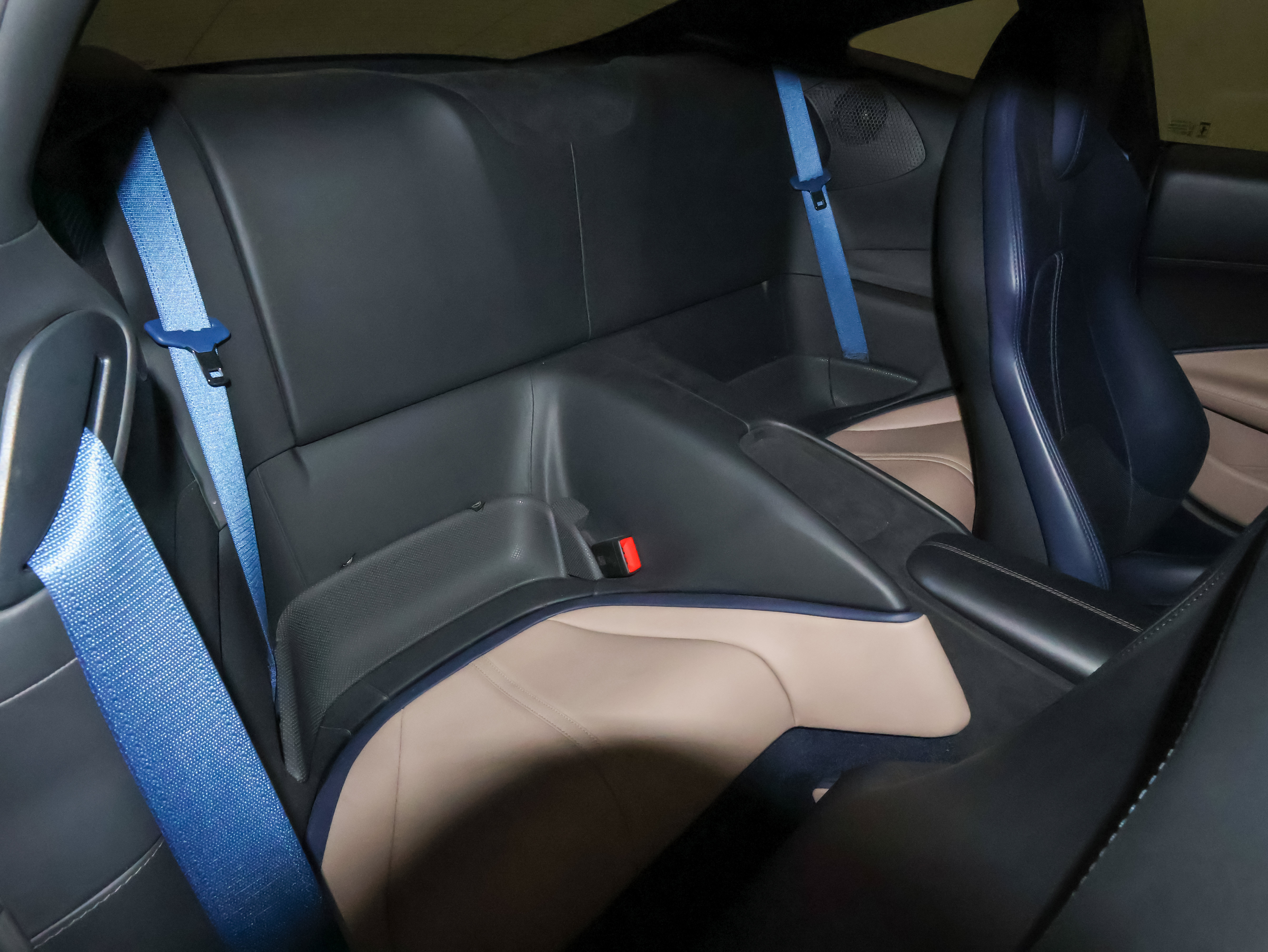 Used 2021 Ferrari Roma RWD image 47