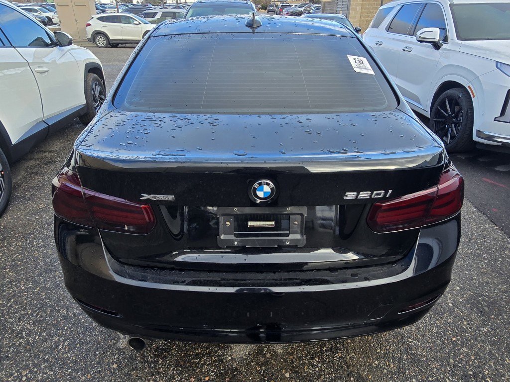 Used 2016 BMW 320i xDrive Sedan image 3