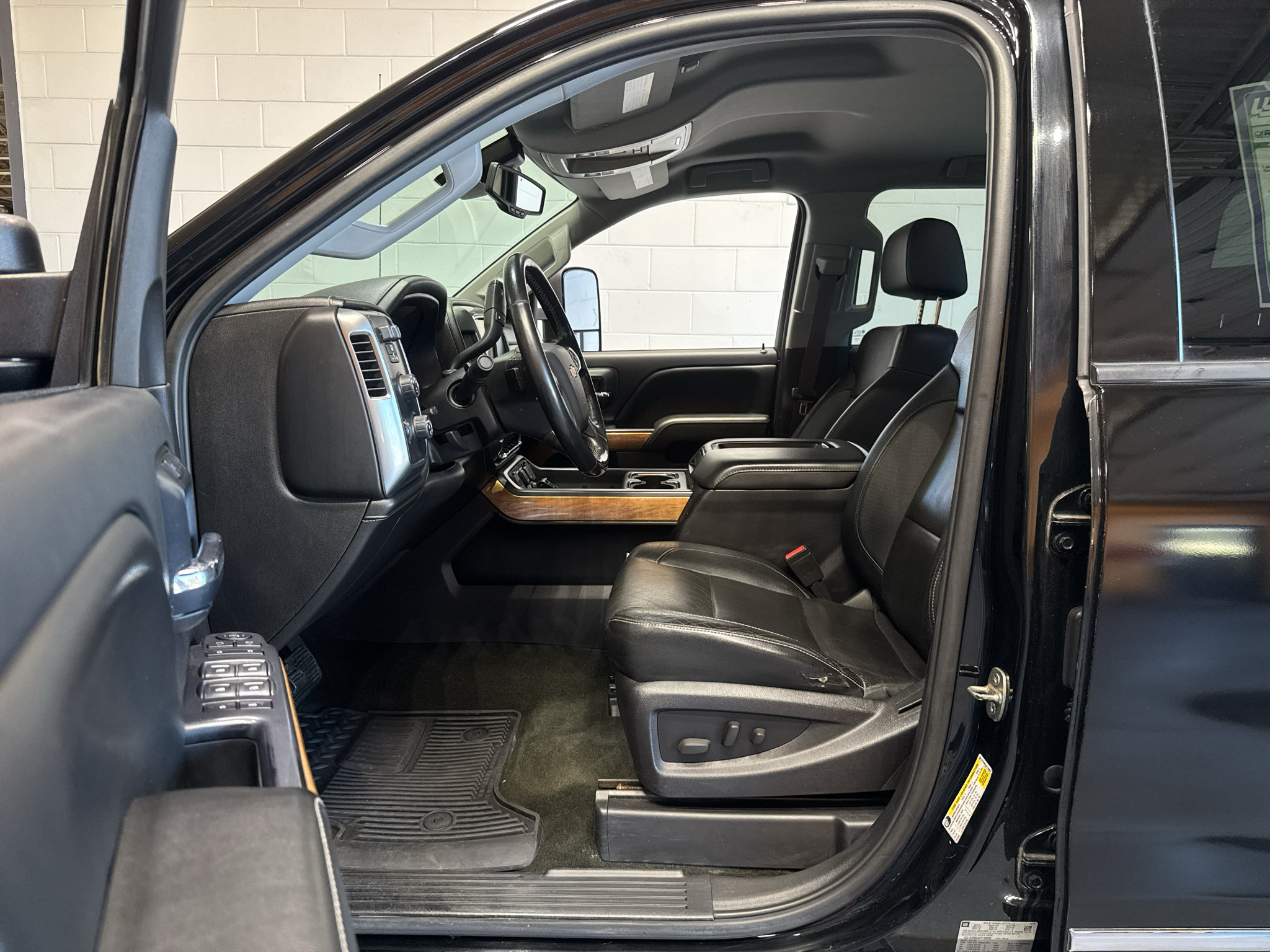 Used 2015 Chevrolet Silverado 2500 LTZ w/ LTZ Plus Package AWD/4WD image 12