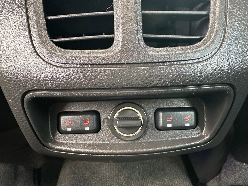 Used 2016 Ford Taurus Limited w/ Equipment Group 301A AWD/4WD image 29