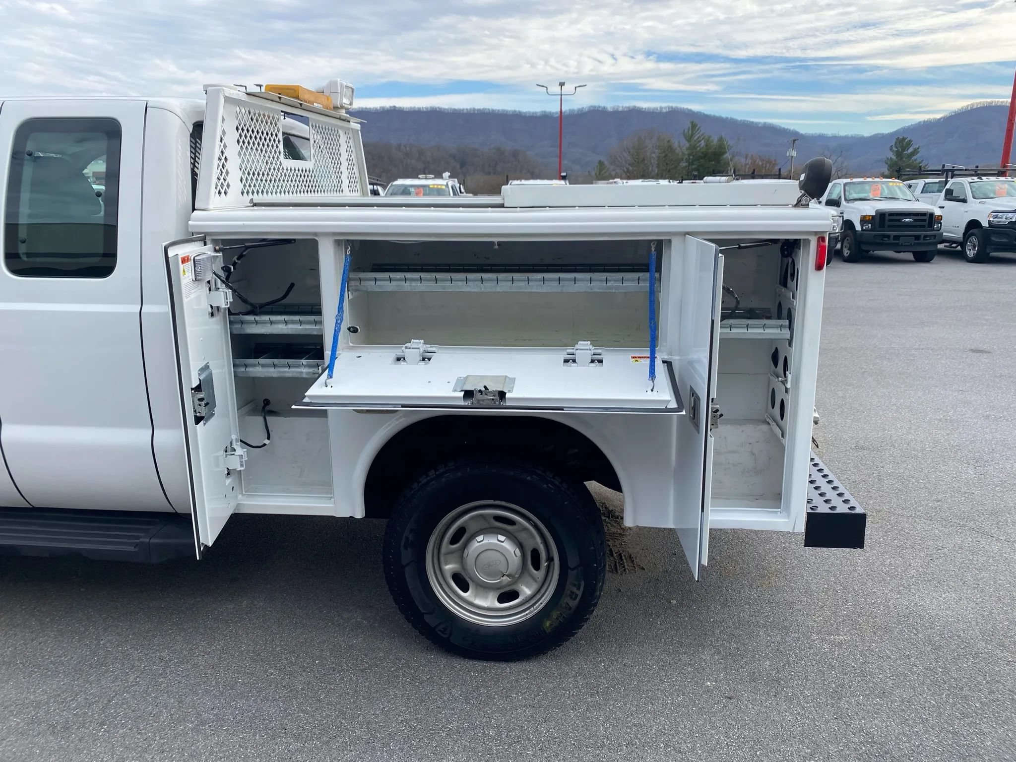 Used 2012 Ford F250 XL w/ Camper Pkg AWD/4WD image 30