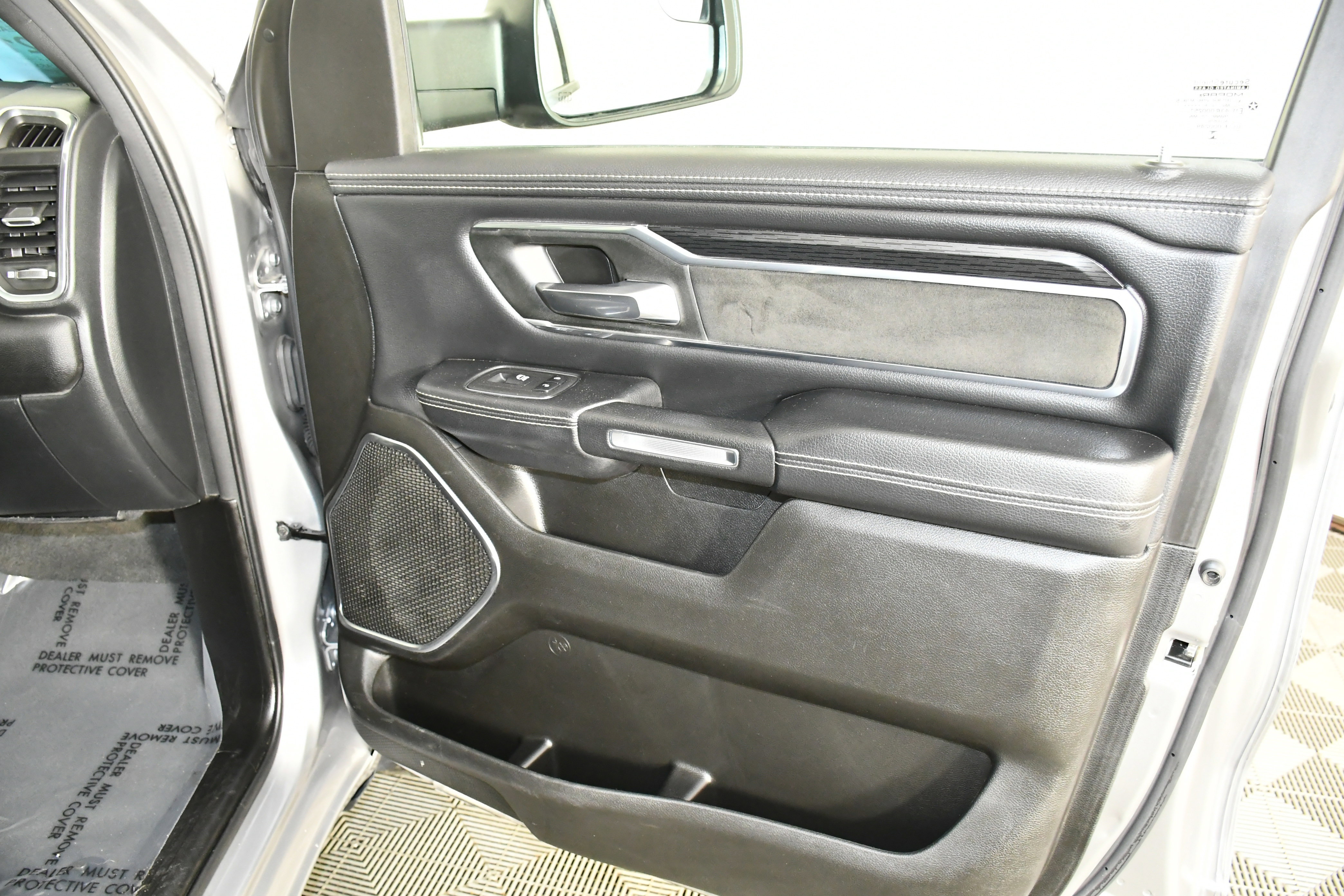 Used 2024 RAM 1500 Laramie image 42