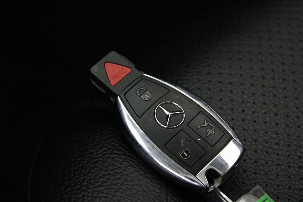 Used 2015 Mercedes-Benz GLK 350 4MATIC image 27