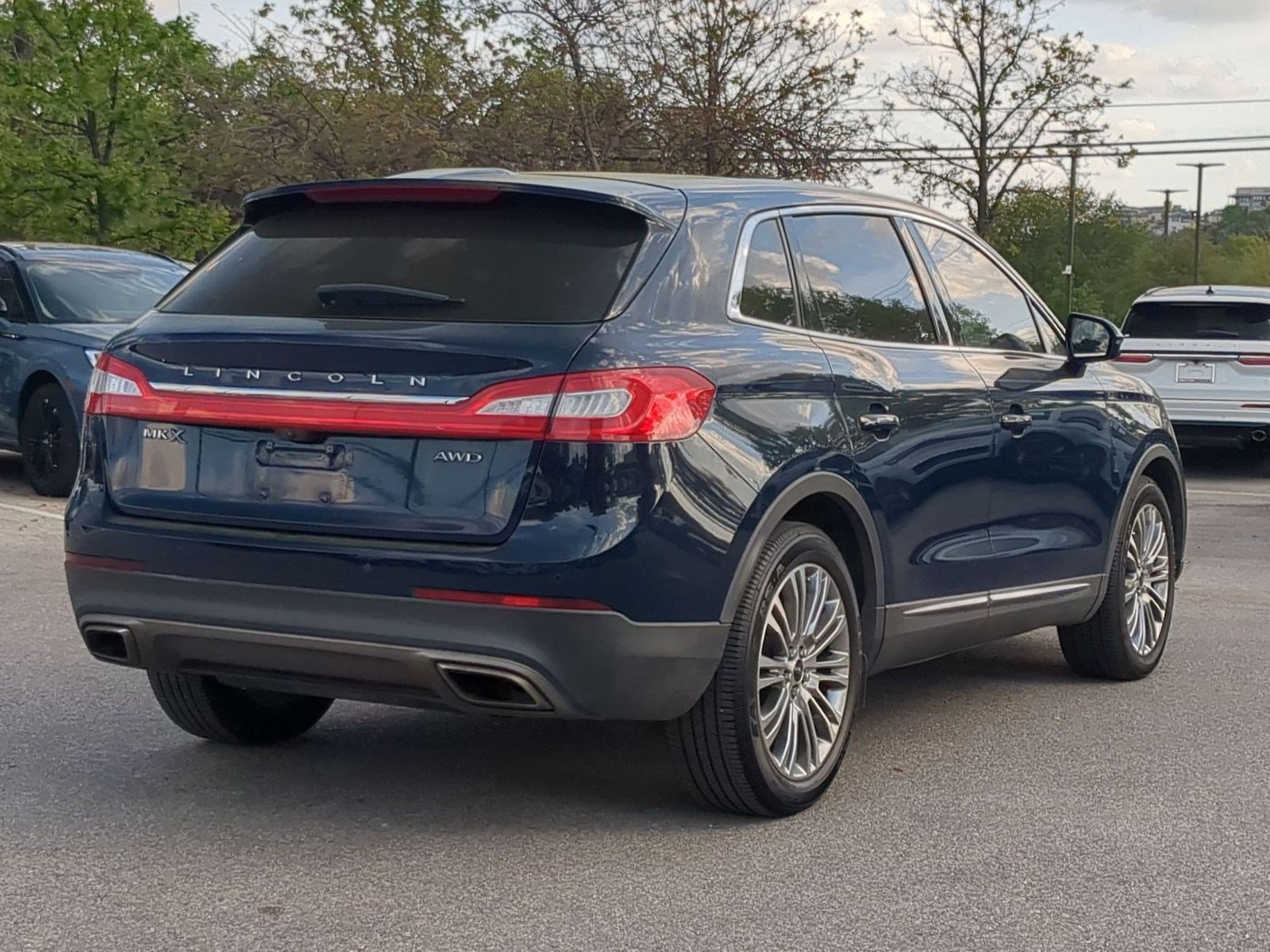 Used 2018 Lincoln MKX Reserve w/ Lincoln MKX Climate Package image 3