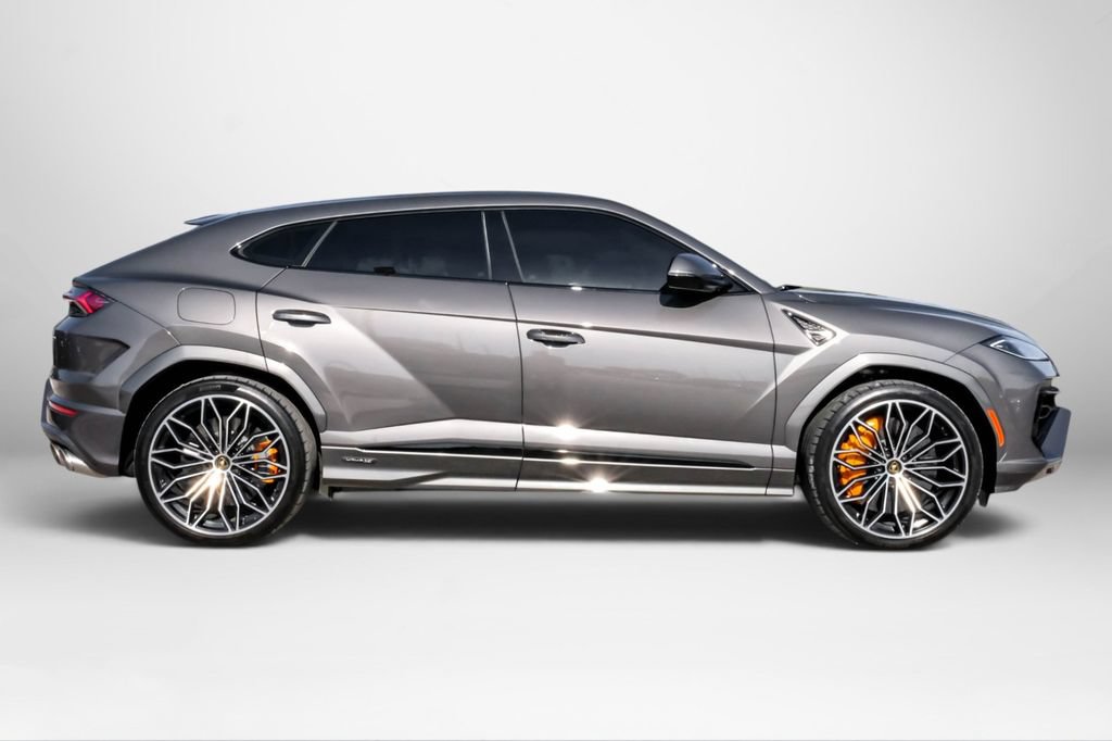 Used 2025 Lamborghini Urus SE AWD/4WD image 5