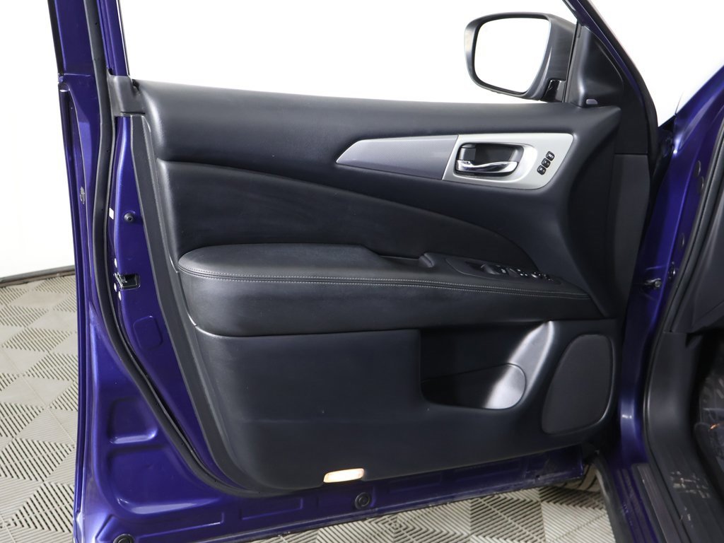 Used 2019 Nissan Pathfinder SL image 26