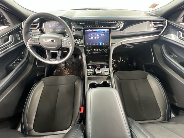 Used 2024 Jeep Grand Cherokee Trailhawk image 8