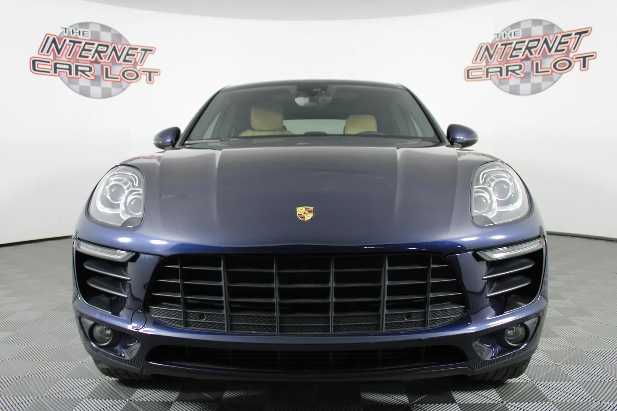 Used 2018 Porsche Macan Sport Edition image 2