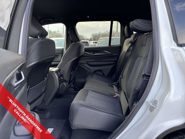 New 2025 Jeep Grand Cherokee Laredo image 4