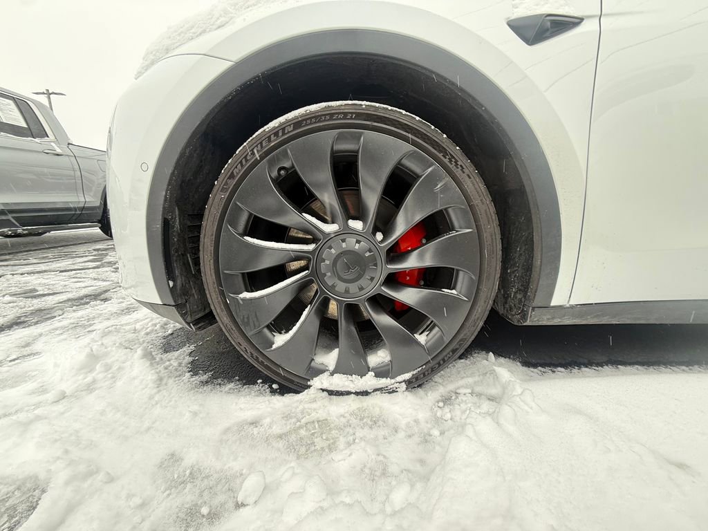 Used 2022 Tesla Model Y Performance image 9