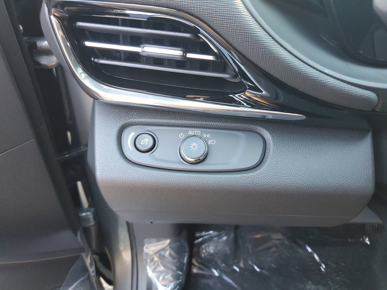 New 2026 Buick Envista Sport Touring w/ Convenience II Package FWD image 29