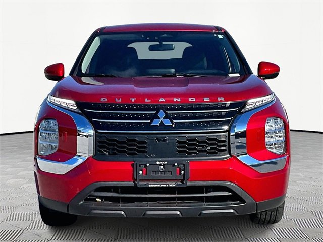 Used 2022 Mitsubishi Outlander ES image 2