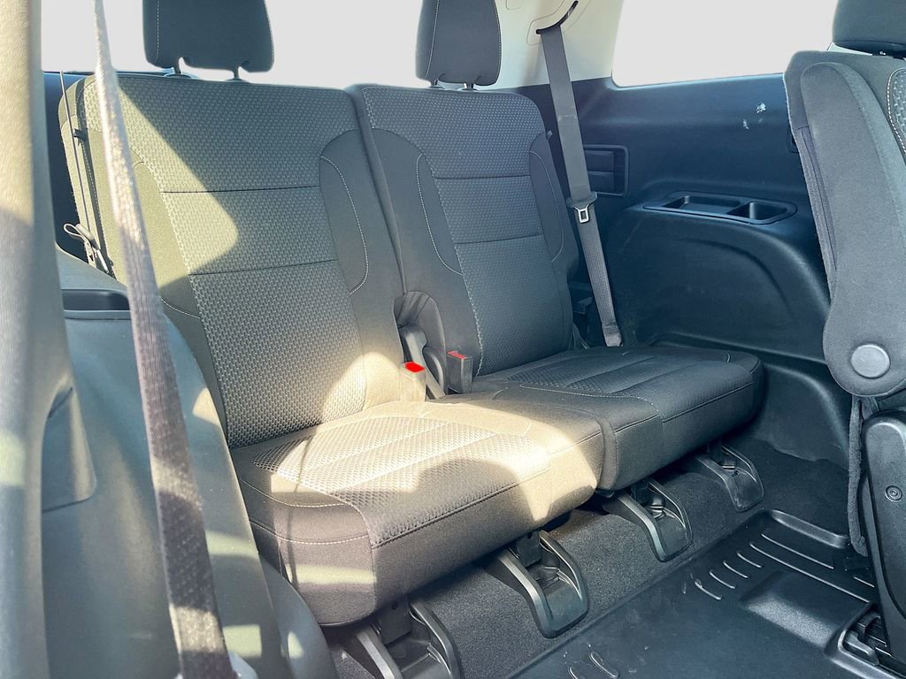 Used 2022 GMC Acadia SLE image 25