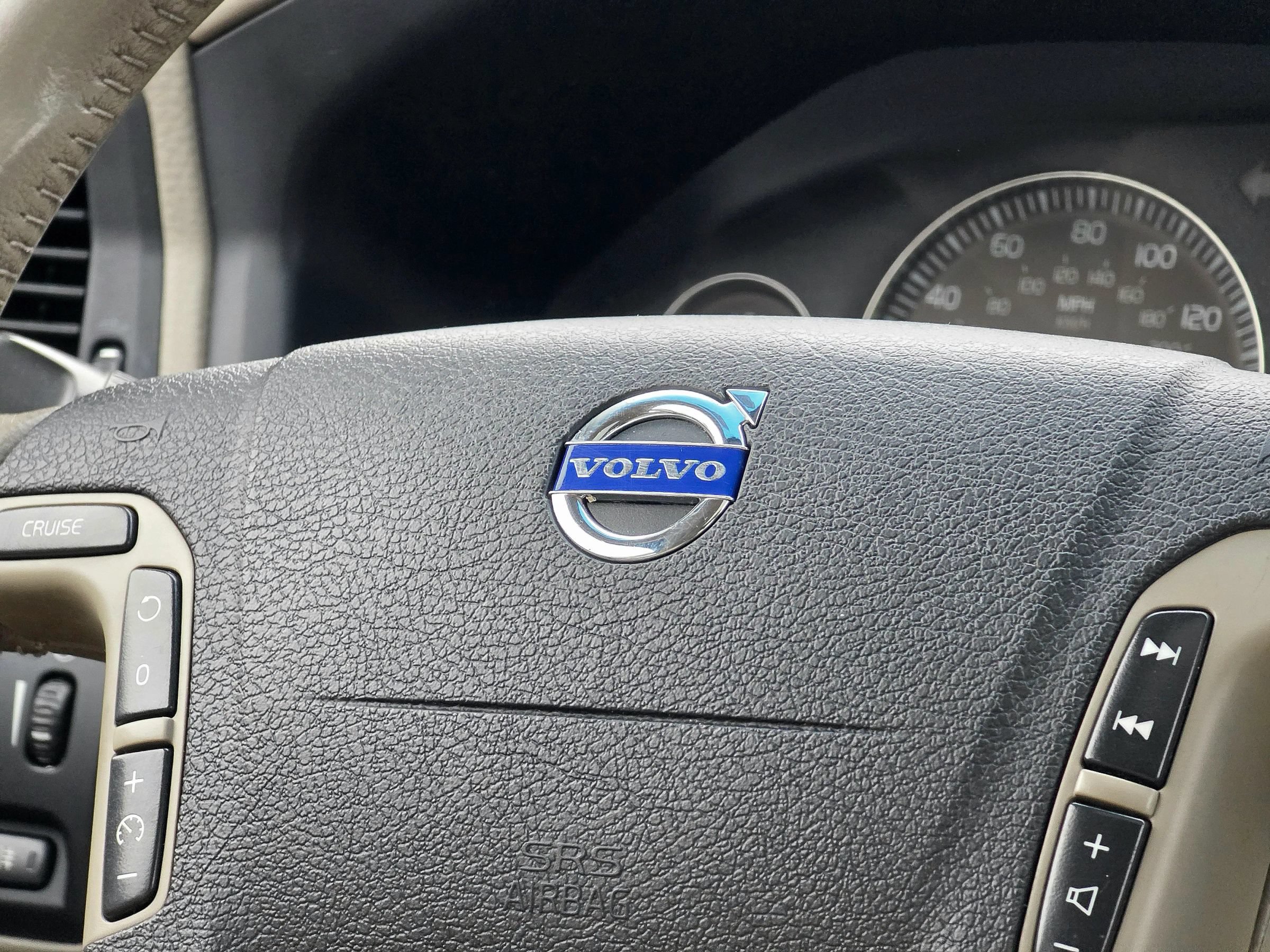 Used 2004 Volvo V70 2.5T FWD image 18