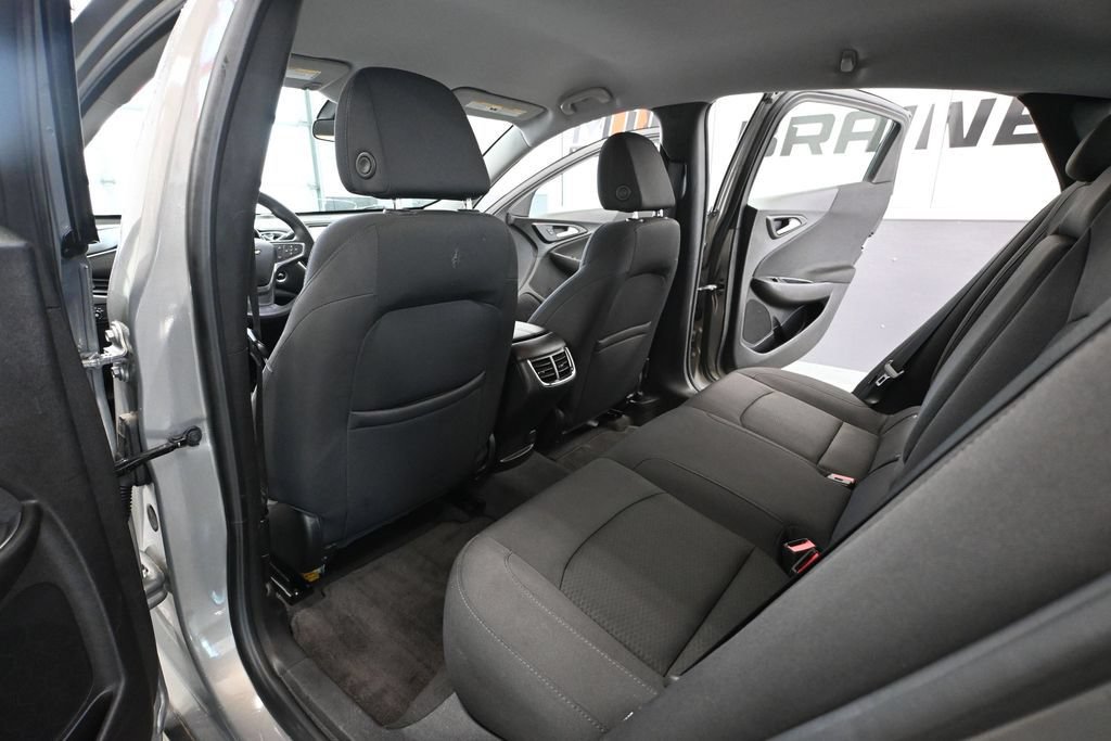 Used 2017 Chevrolet Malibu LT FWD image 37
