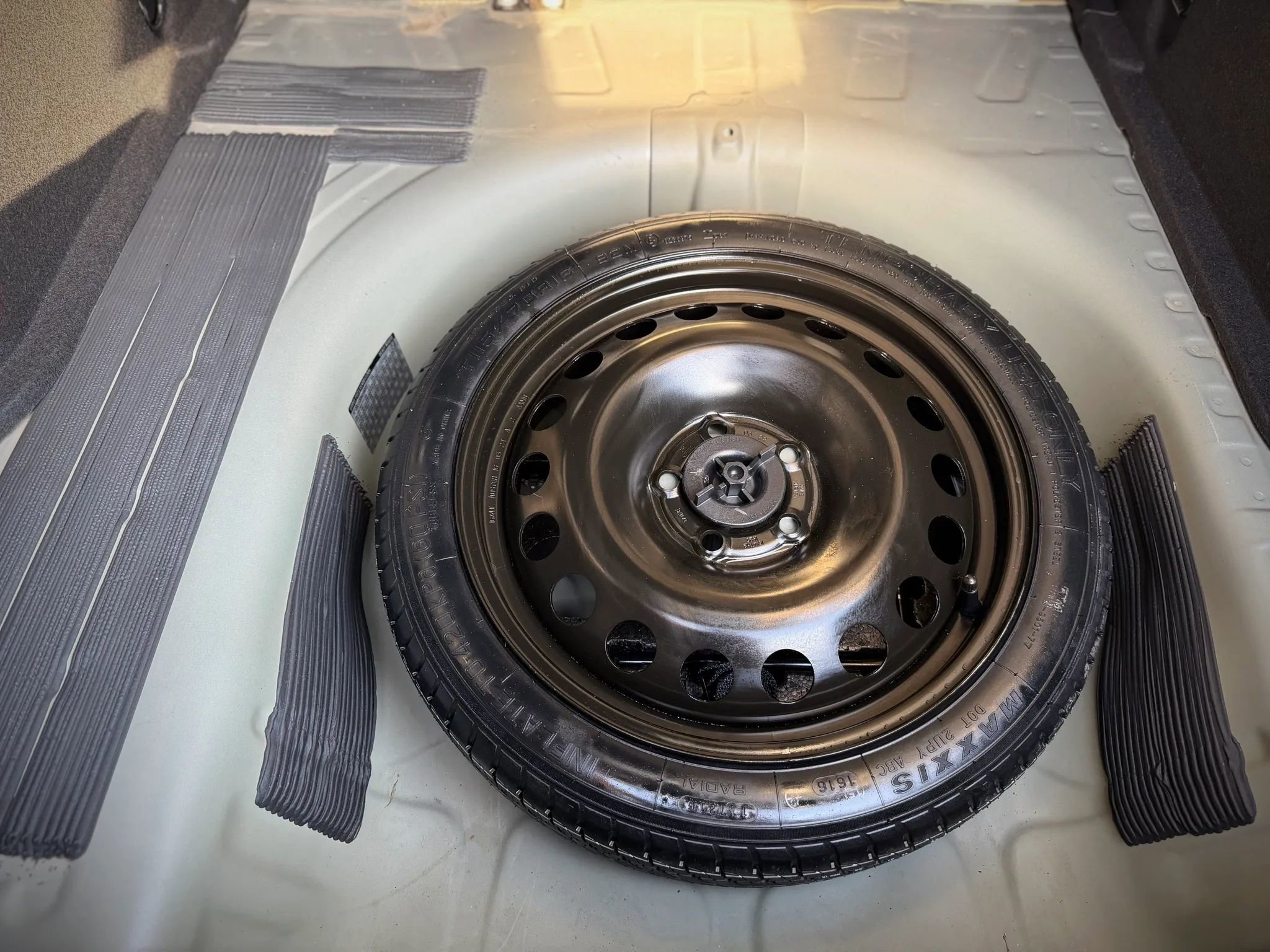 Used 2017 Chevrolet Sonic LT image 20