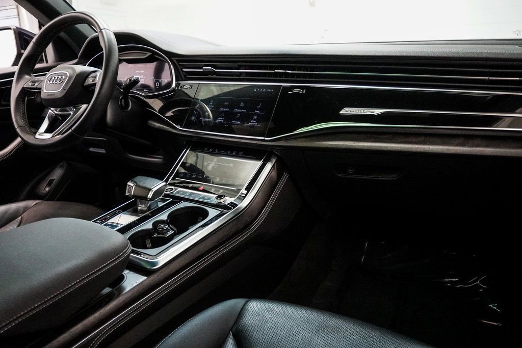 Used 2023 Audi Q8 Prestige w/ Prestige Package image 13