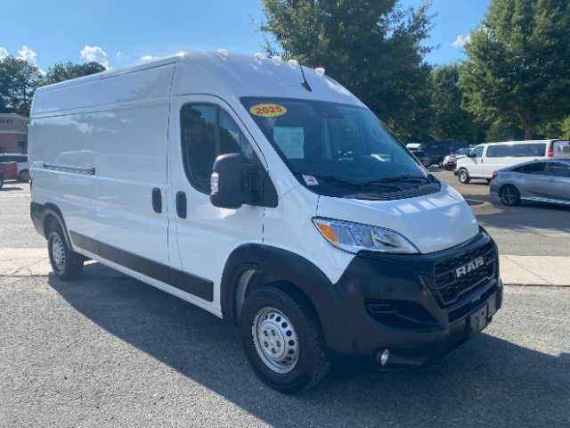 Used 2025 RAM ProMaster 2500 w/ Convenience Group FWD image 5