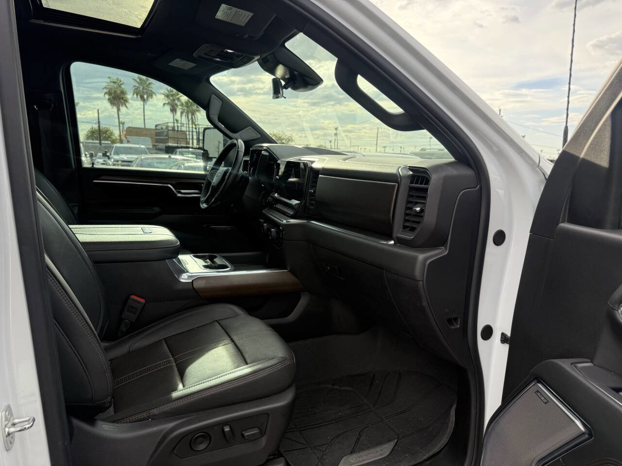 Used 2024 Chevrolet Silverado 3500 High Country w/ High Country Premium Package image 29