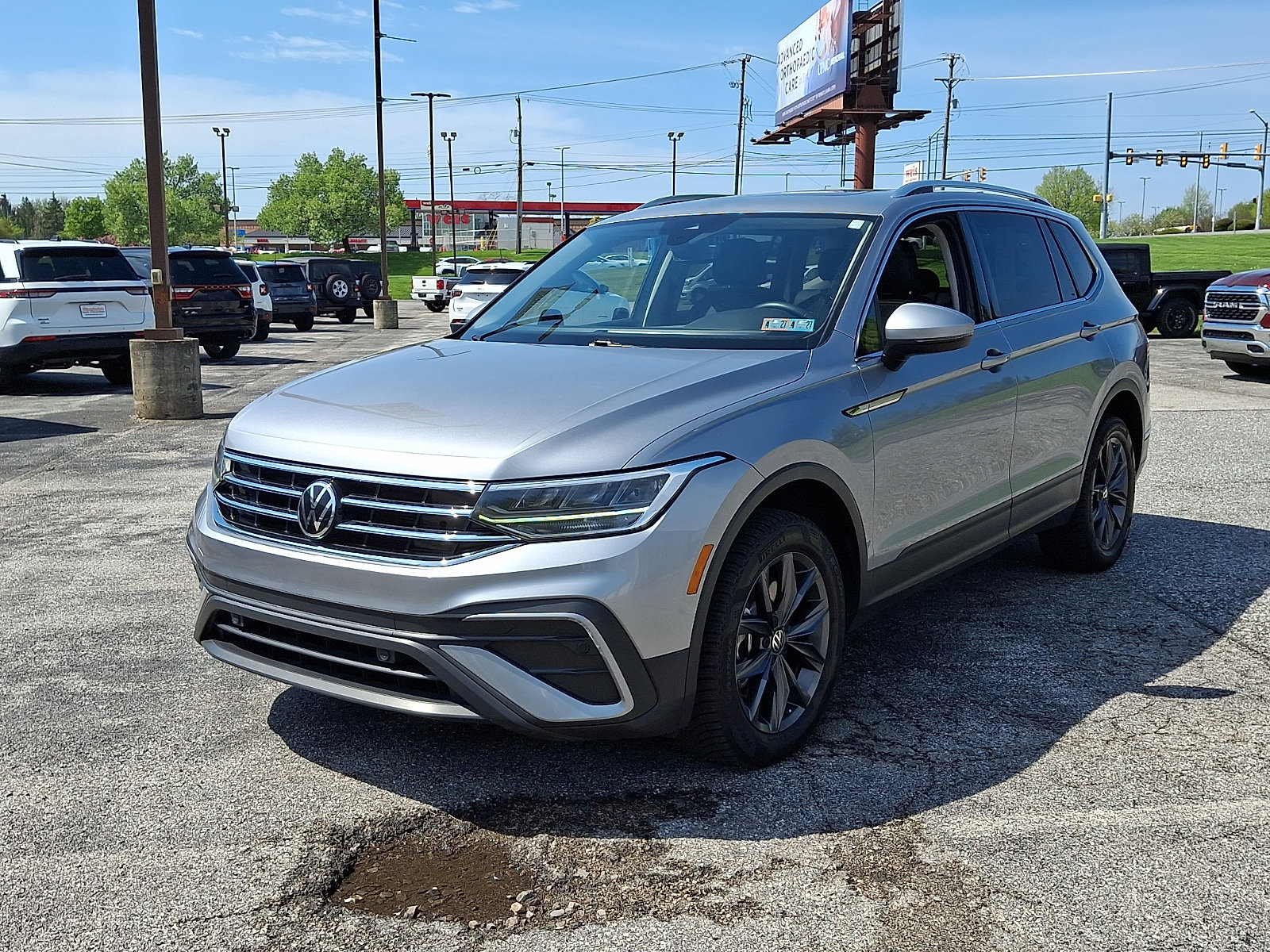 Used 2022 Volkswagen Tiguan SE AWD/4WD image 5
