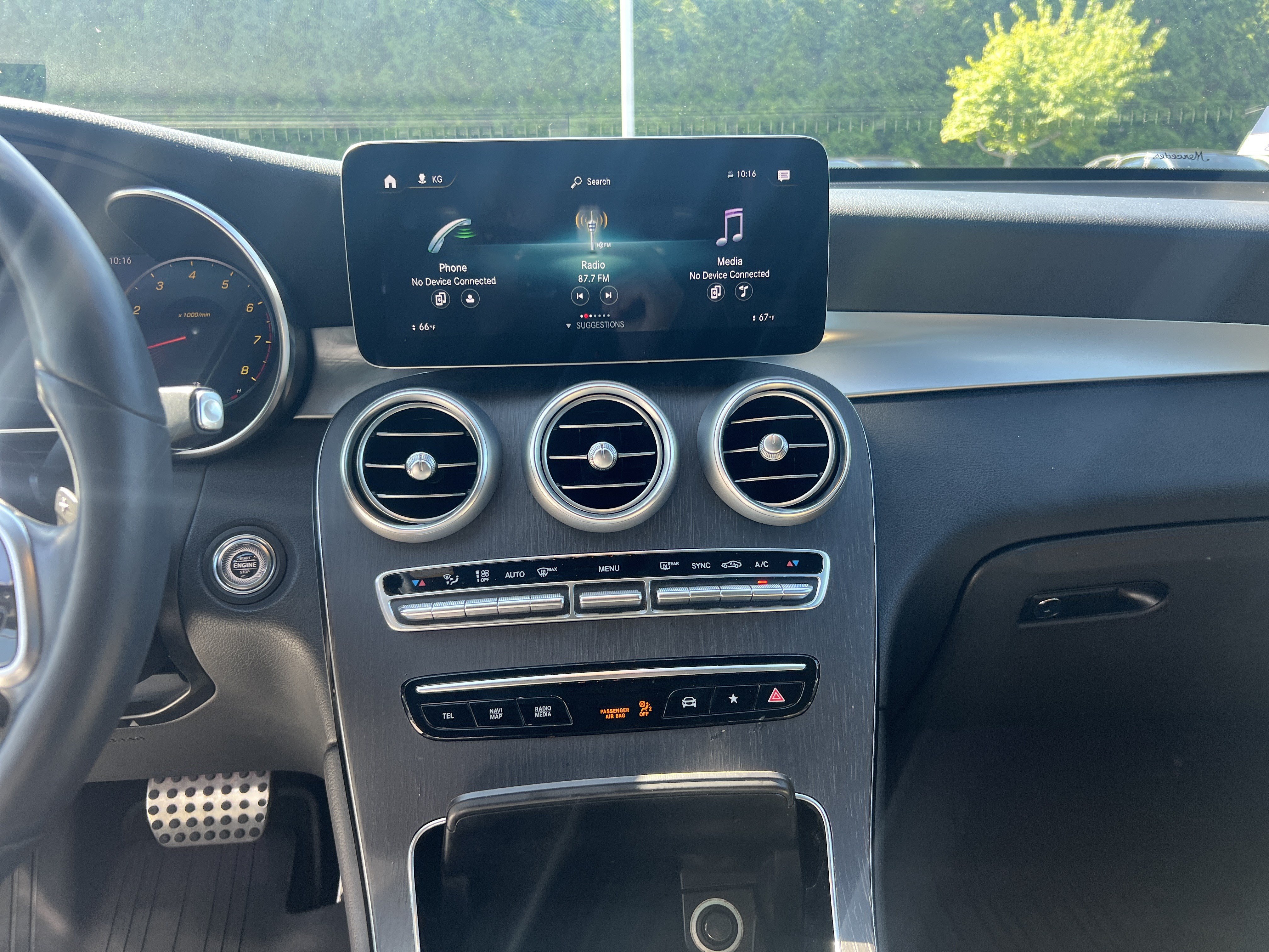 Certified 2021 Mercedes-Benz GLC 300 4MATIC w/ AMG Line image 31