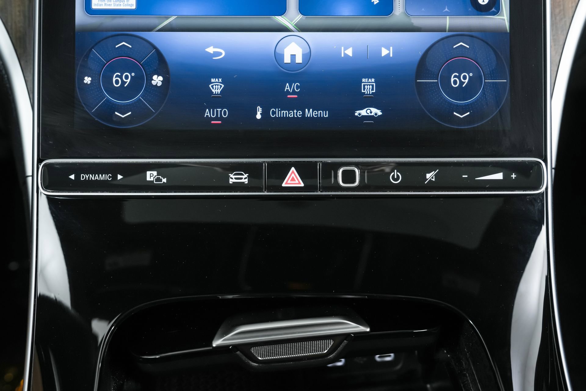 Used 2025 Mercedes-Benz CLE 450 4MATIC Coupe image 32