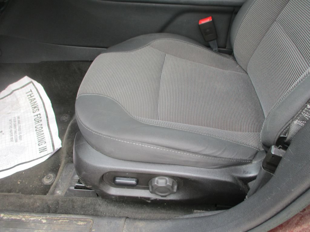 Used 2015 Ford Taurus SEL w/ Equipment Group 201A FWD image 12