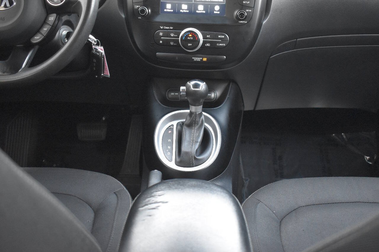 Used 2018 Kia Soul + FWD image 31