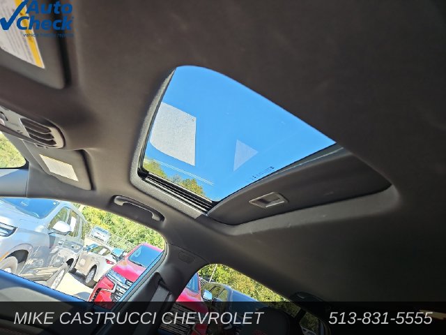 Used 2024 Chevrolet Trax RS w/ Sunroof Package FWD image 22
