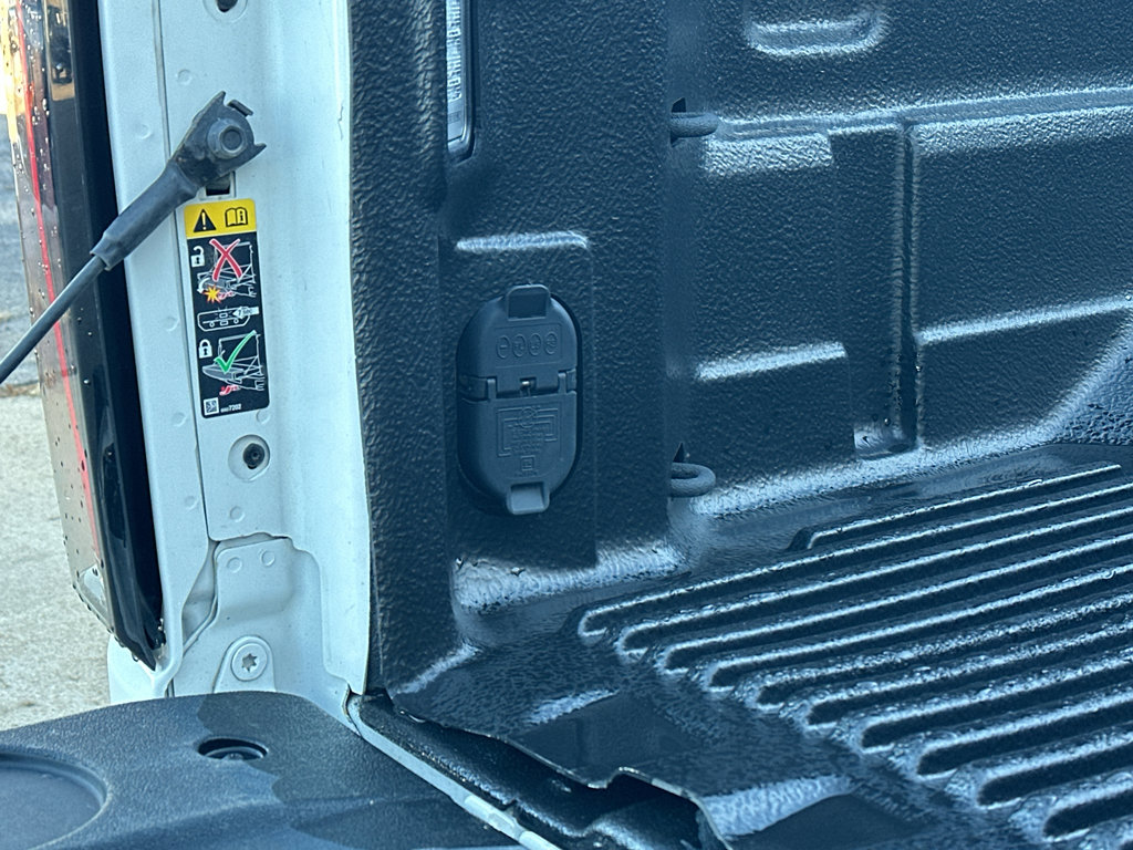 Used 2024 GMC Sierra 2500 AT4 w/ Technology Package image 10