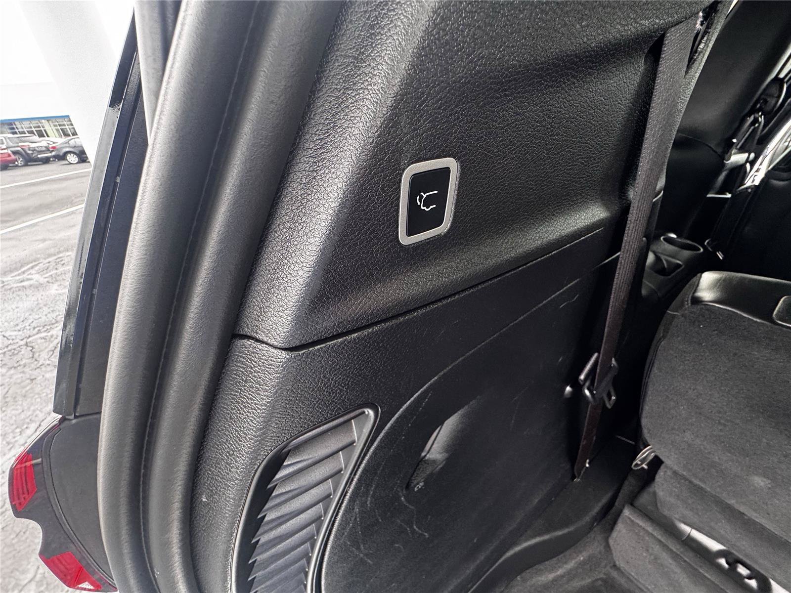 Used 2025 Chrysler Pacifica Select FWD image 10