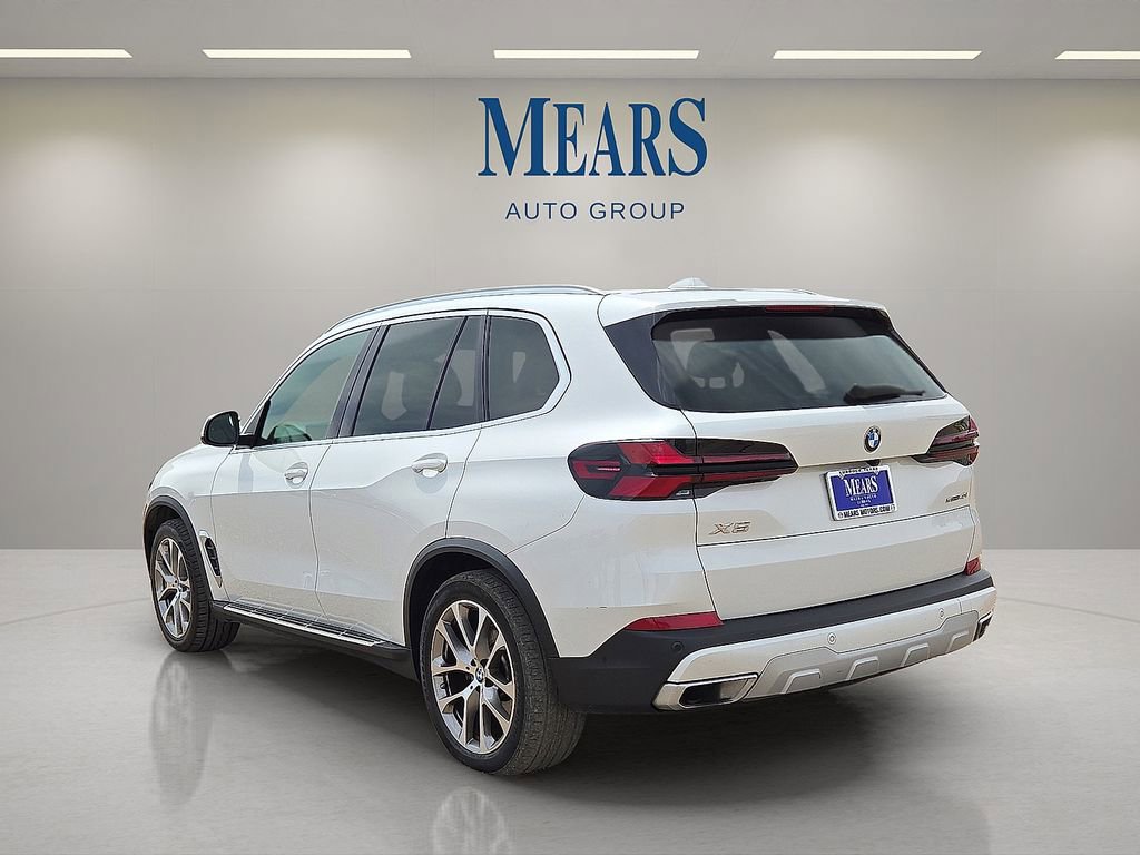 Used 2024 BMW X5 sDrive40i RWD image 3