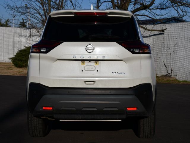 Used 2023 Nissan Rogue SV image 6