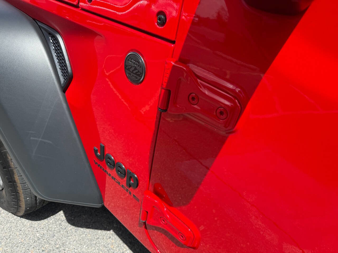 Used 2025 Jeep Wrangler Unlimited Sport AWD/4WD image 22