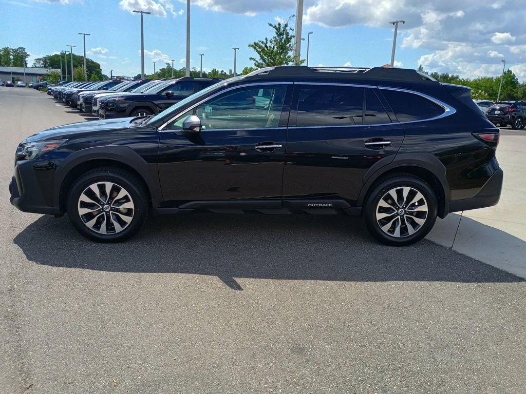 Certified 2023 Subaru Outback Touring AWD/4WD image 8