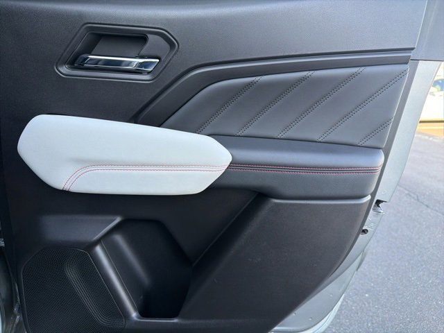 Used 2024 GMC Canyon AT4X image 13