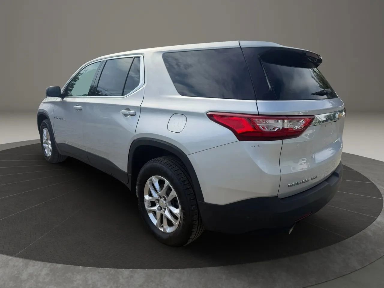 Used 2020 Chevrolet Traverse LS AWD/4WD image 7